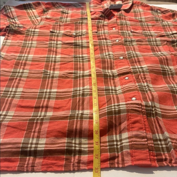 Levi’s Dylan Oversized Plaid Shirt pearl color snap buttons. Women 2X-large - Picture 9 of 10